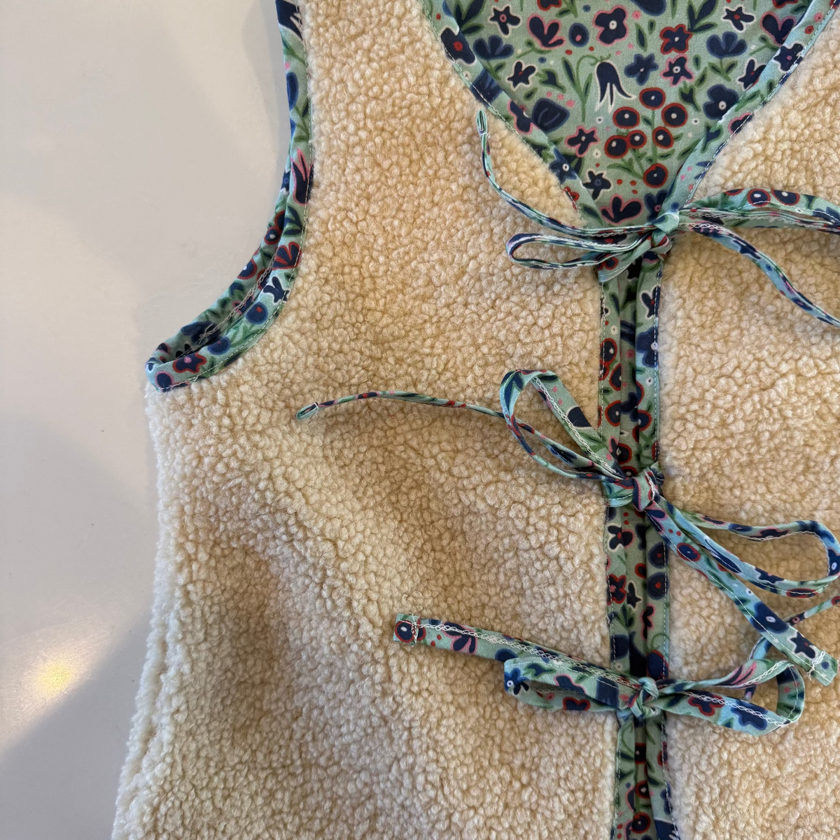 (pre-order) Vest - reversible floral