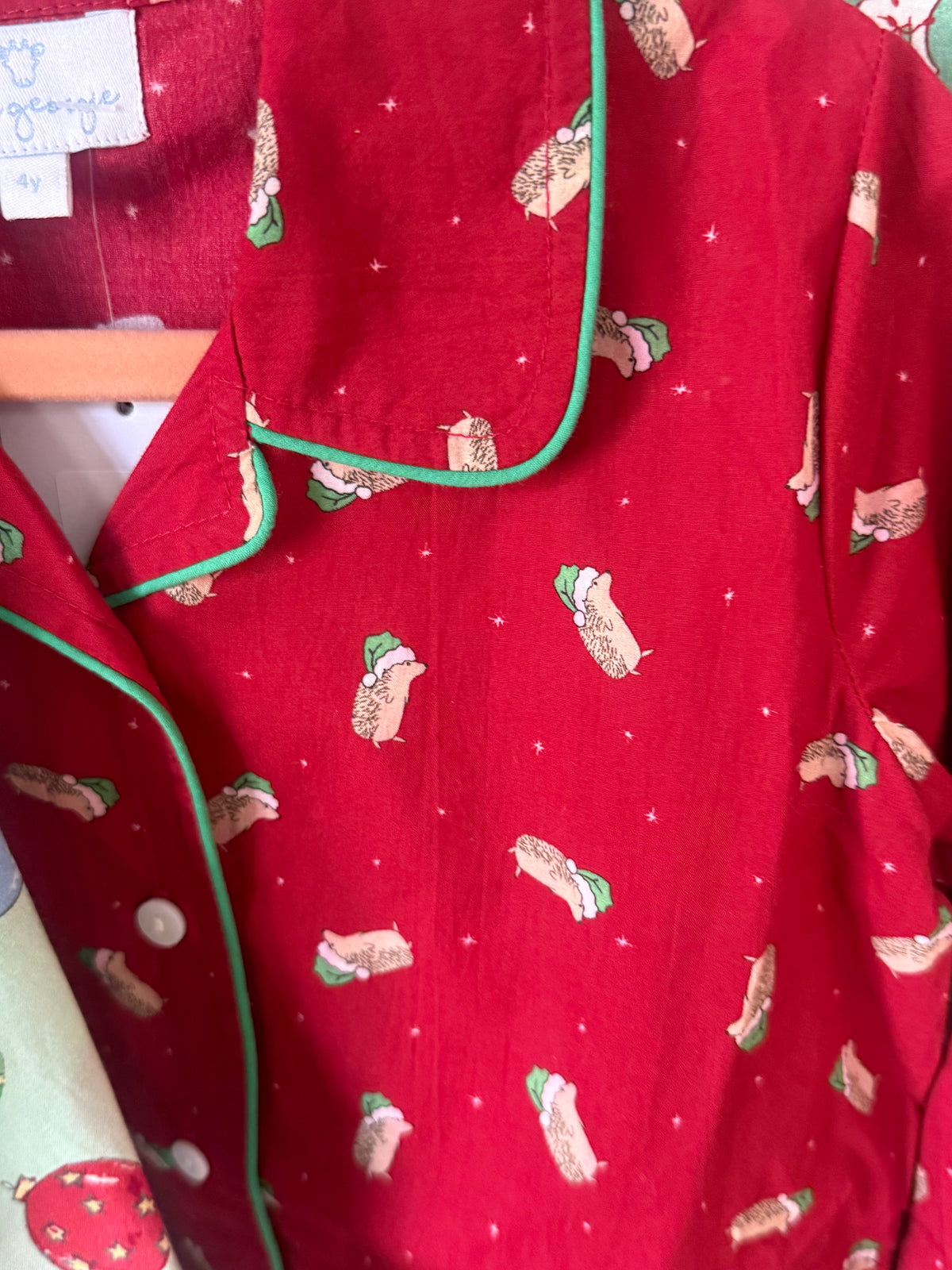 (pre-order) Kid's Classic Pajama Set - red hedgehog